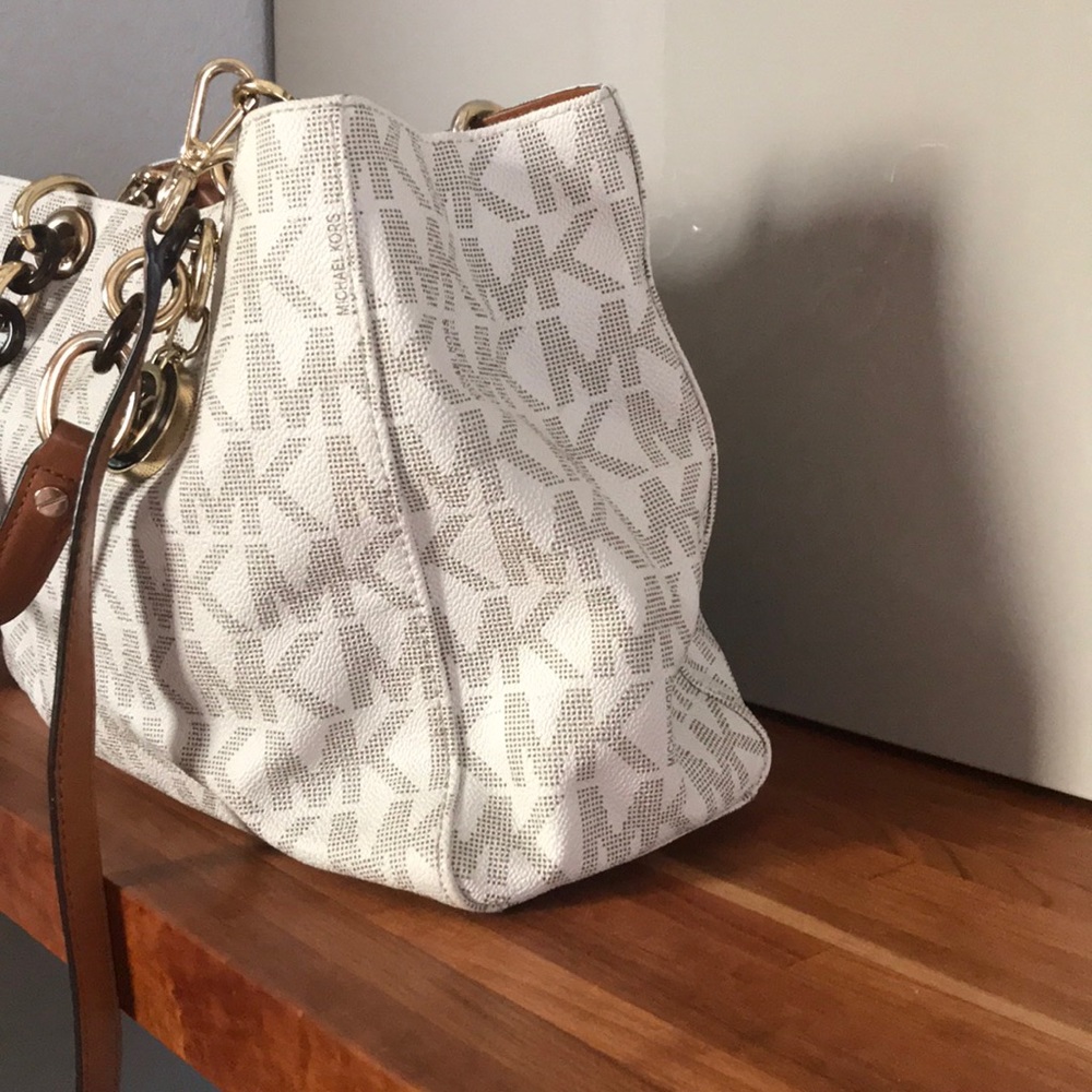 Michael Kors handbag - Picture 2 of 5